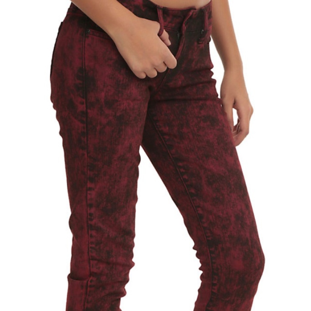 ✠ NWOT Hot Topic Lovesick Acidwash Maroon Skinny Jeans ✠